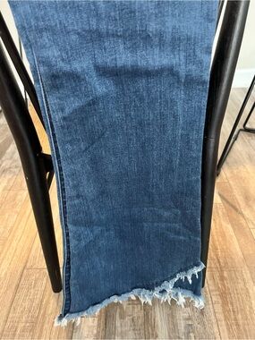 Judy Blue Medium Blue Distressed Jeans